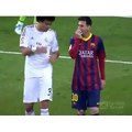 Messi and Pepe having a beatbox showdown. D