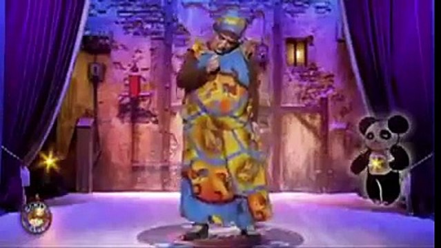 Elle imite à merveille quelques accents de pays africain