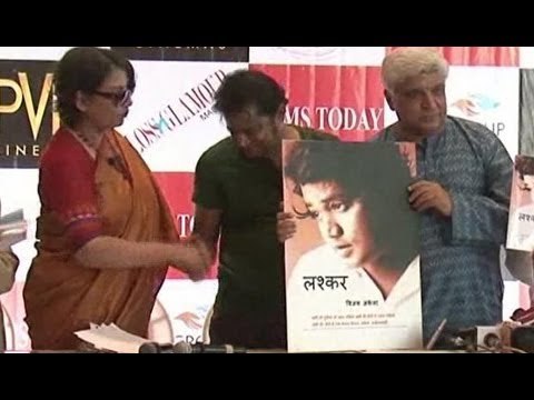 Javed Akhtar Launches Vijay Akela's Book 'Lashkar'