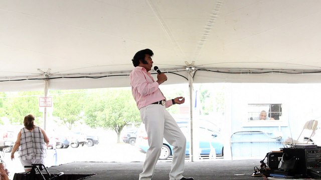 Robert Pooran sings 'If I Can Dream' Elvis week 2016