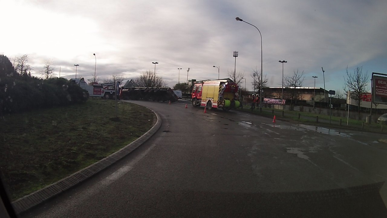 camion couché Beauvais. Dépannage Lenormant le 26/12/2016