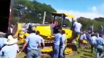 Heavy Equipment Accidents Caught On Tape Excavator FAILWIN 2016 Construction Disasters Crash 50