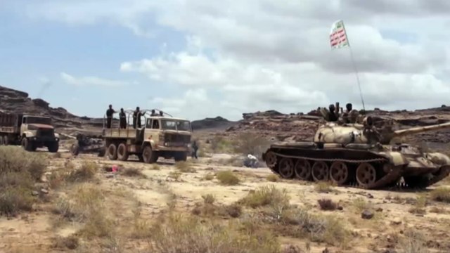 كيف سرق الحوثيون وعلي صالح أسلحة الجيش اليمني؟