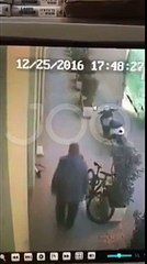 Hajduti vjedh bicikleten ne Tirane, policet e bejne te flase me vete