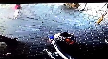 Split second instincts save 2 kids from tragedy