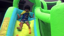 kids Little Tikes 2 in 1 Wet 'n Dry Bounce Children play cente p1
