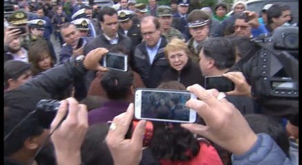 Bachelet visita zona del terremoto que afectó sur de Chile