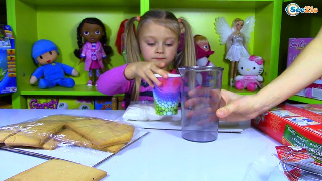 Ярослава готовит съедобный сладкий ПРЯНИЧНЫЙ ДОМИК Конфеты и Игрушки Видео для детей Tiki Taki