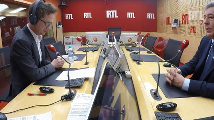 Chômage : la baisse ne sauve pas le mandat de Hollande, selon Guaino