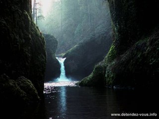 Musique de Relaxation - Vol 3 - Paisible Chute D'Eau