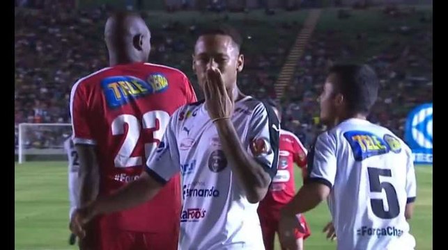 Neymar fait le show lors d'un match de gala !