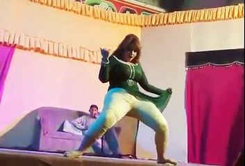 قسمت بیگ کا سٹیج پر ڈانس ۔ QISMAT BAIG HOT MUJrA ON sTAGE-xZakDxaZkxo