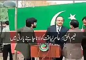 Kia PTI Amir Liaquat Aur Nabil Gabol Ko PTI Main Le Rahi Hai  Naeem ul Haq Ne Sab Off The Record Bata Dia
