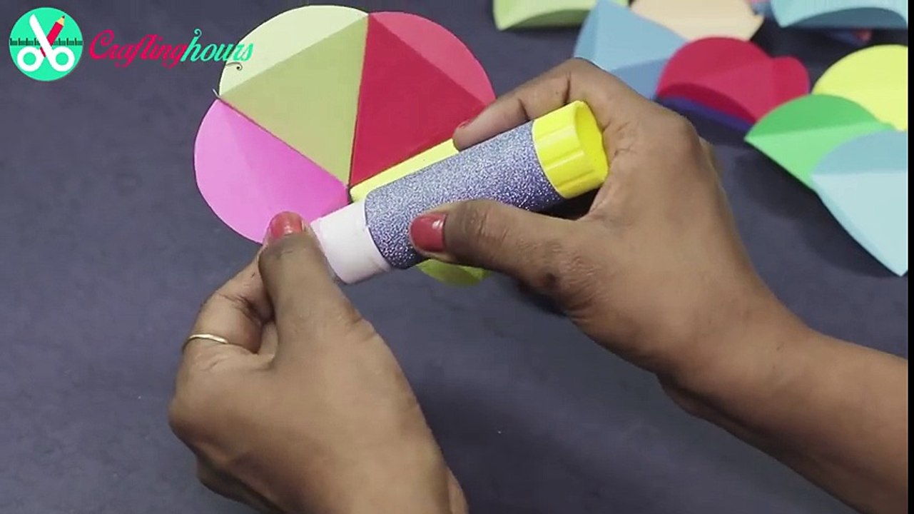 DIY Christmas Holiday Gift Basket Idea - How to Make a Gift Basket with Paper