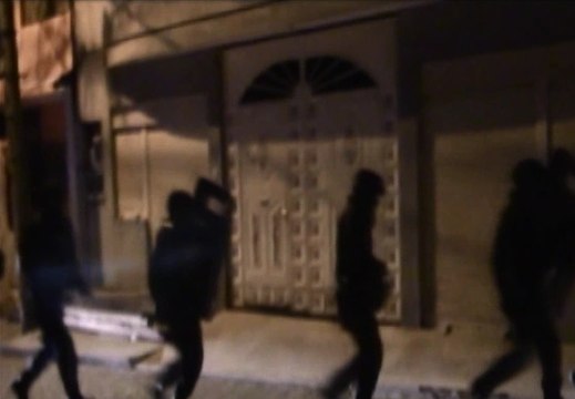 Quito: Descubren revólveres, pistolas y municiones en vivienda