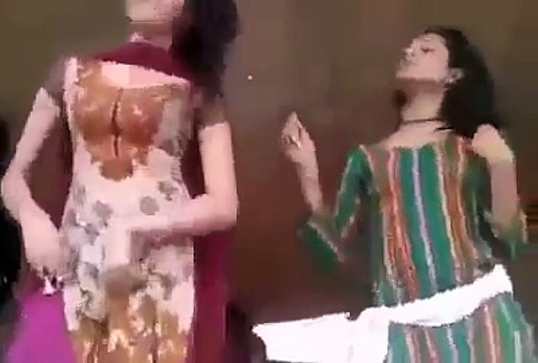 موت کے کنویں میں ڈانس چیک کرو جی