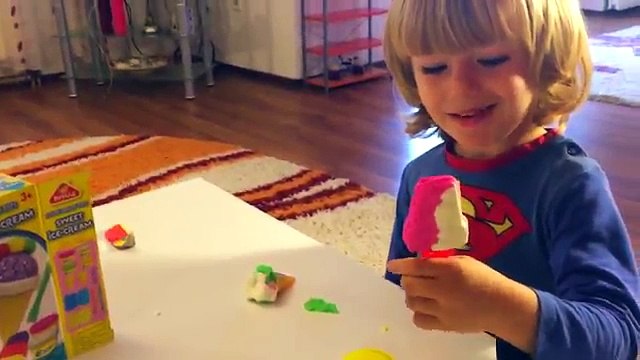 PLAy DOh Ice Cream and Cake Maker - Spiderman Kinder Surprise Eggs Unboxing
