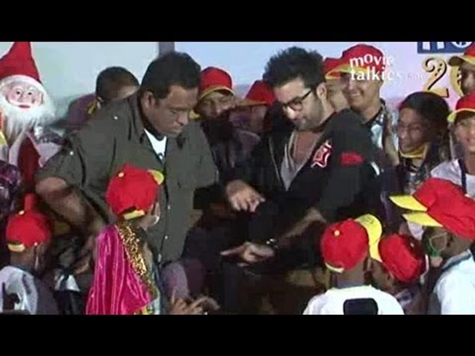 Ranbir Kapoor, Varun Dhawan, Anurag Basu Meet Kids Suffering From Cancer At Tata Memorial Hospital