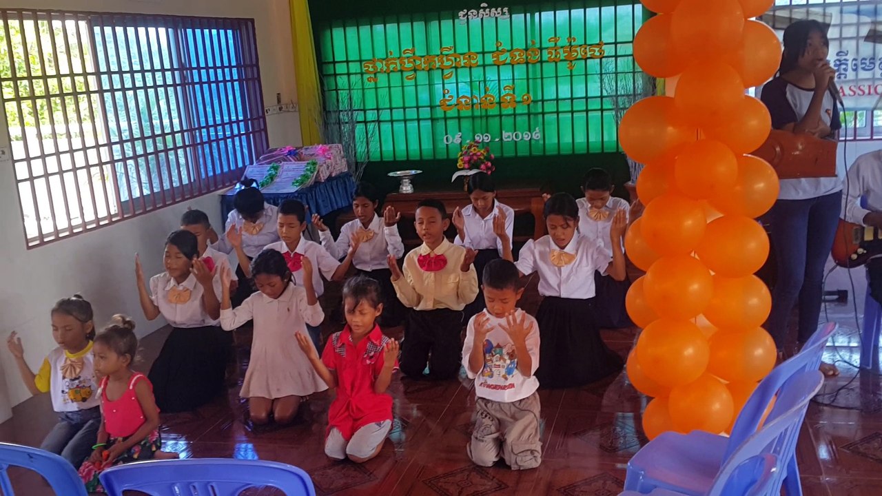 ពីធីប្រគល់វិញ្ញាបនបត្រកុមារជំទង់ធីម៉ូថេរជំនាន់ទី1