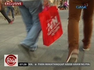 Mga dumalo sa 1 mini-rally ng mga kandidato sa QC, inabutan ng bag at sobreng may pera umano