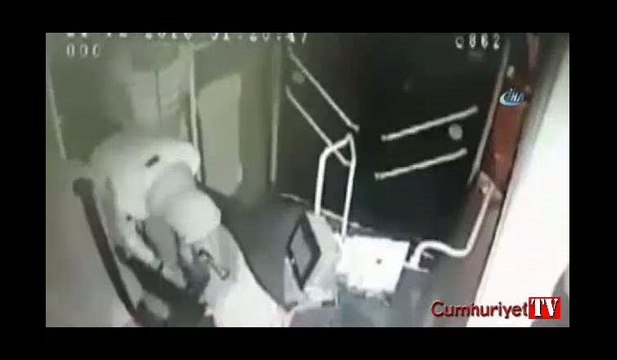 Pes dedirten hırsızlık... Halk otobüsünü çaldılar