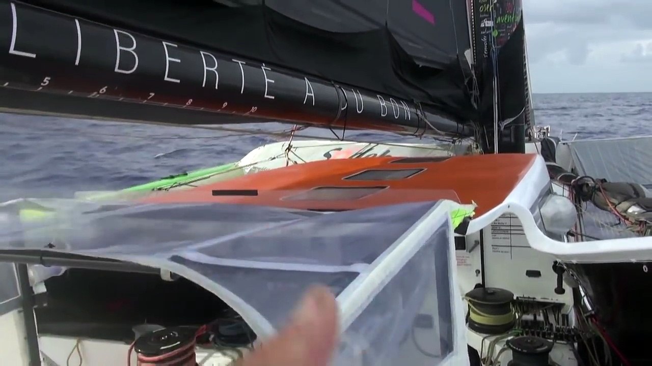 Tour du Monde Sodebo J 40 - La 14ème vidéo du bord à 2 jours de l'équateur-whXTGCbAEfc
