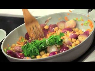 لحم ضاني بالزعتر مع الخضر والحمص المدمسين - سلطة الكسكسي بالدجاج | مغربيات حلقة كاملة