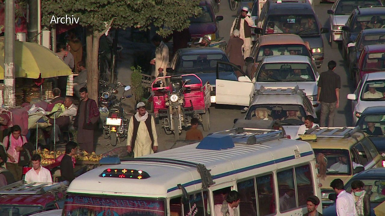 Wirbel um Afghanistans erste Kampfpilotin