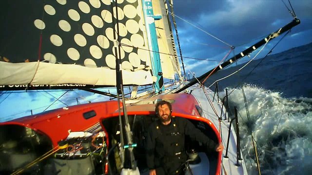 J52 : Coucher de soleil dans les 50èmes pour Eric Bellion / Vendée Globe