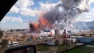 Un feu d'artifice cause une grave explosion dans une zone industrielle