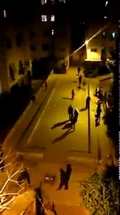 الاعتداء على شاب ووالدته بسيف-Lu66aEqg6pM