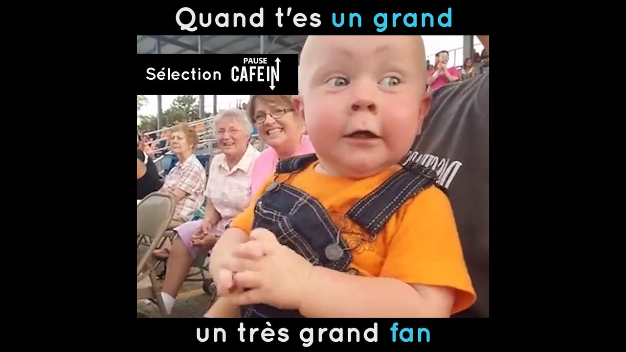 Ce bébé est un très grand fan de moto !