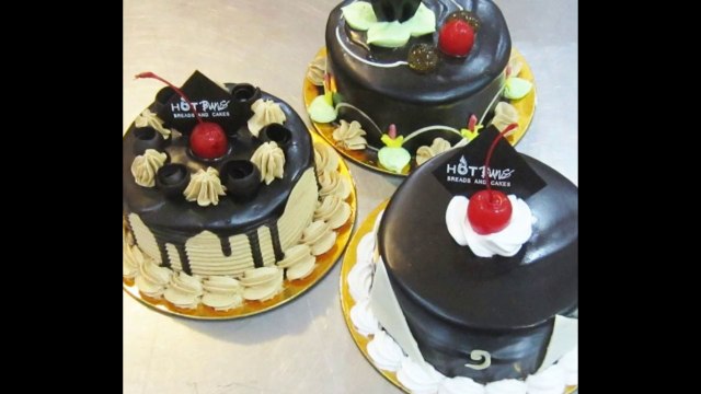 Miniature Cakes Are Like Personal Pizza ~ A Hot Buns Bakery recent creation.