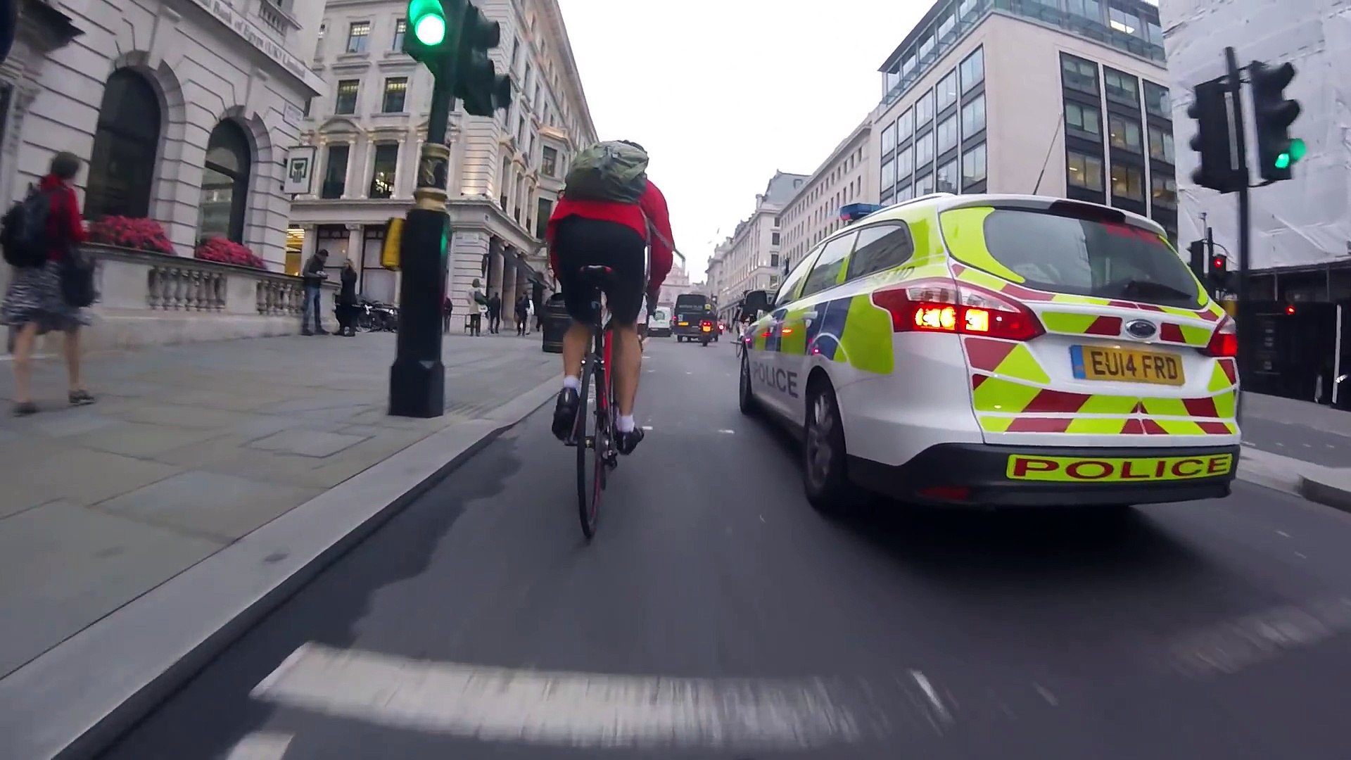 ⁣London Road Rage - Angry Cabbie vs Cyclist - LT64 EBM [EXPLICIT]