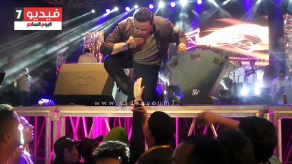 بالفيديو.. محمد فؤاد يغنى "حيران" لايف