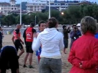 Quiksilver paddle board race 2007: Les danseurs basques!