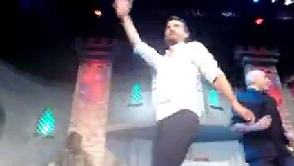 Pedro en saludo final en Abracadabra (video de@muaflorPP) - 27 de Diciembre