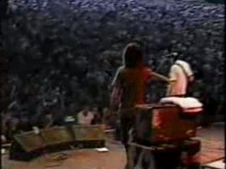 Rage Against The Machine - No Shelter - Tibetan Freedom