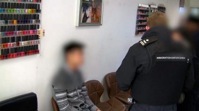 İngiltere'de manikür ve pedikür salonlarına yasa dışı göçmen operasyonu