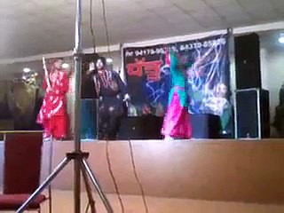 Singer Embarrassed On Stage