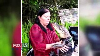 Elle vit avec un alligator de 2 mètres depuis 10 ans