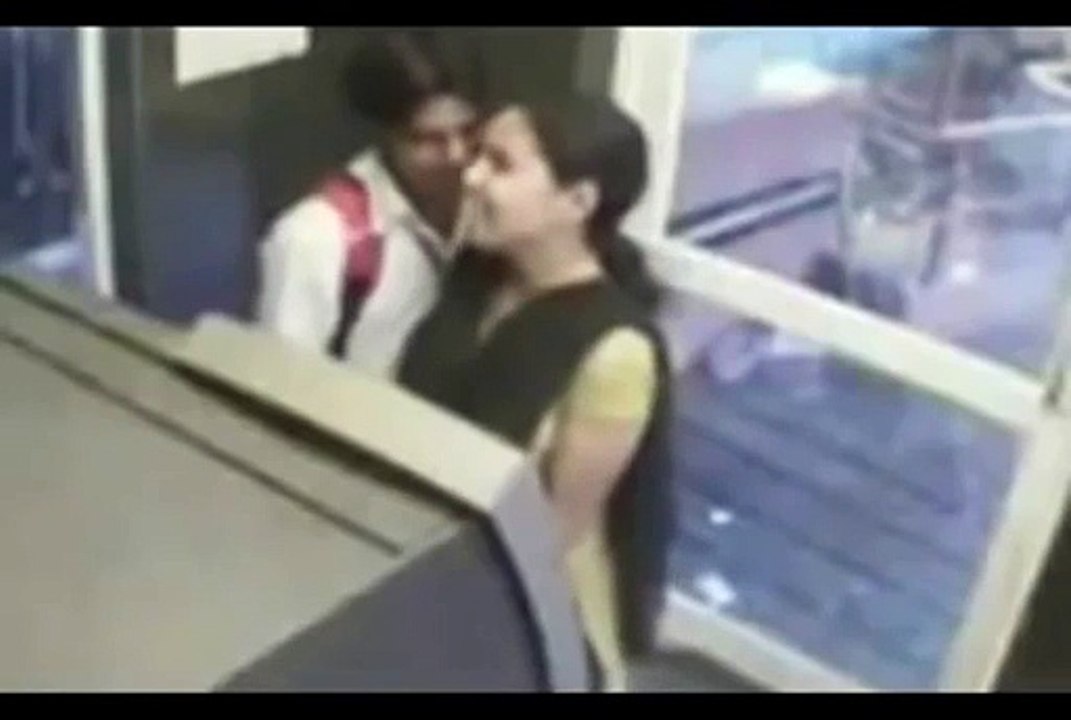 Desi Jodi ATM Vich Faddi Gayi
