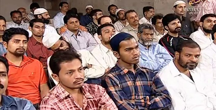 একজন মডেল নগ্নহয়ে পুরো গায়ে বিসমিল্লাহ লিখেছে !! আমাদের কি করণীয় জাকির নায়েকের কাছে প্রশ্ন - YouTube