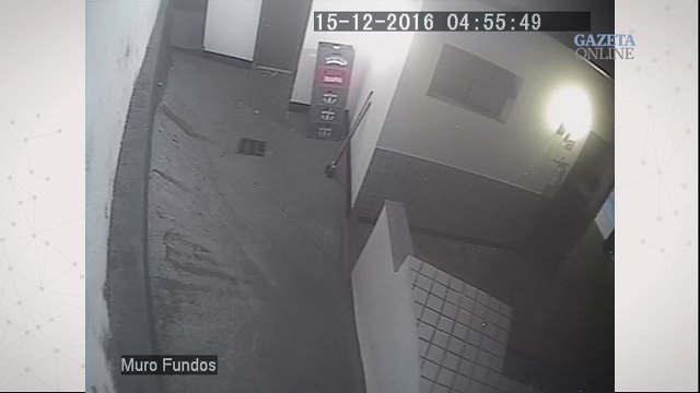 Homem invade prédio na Praia do Canto e furta carro