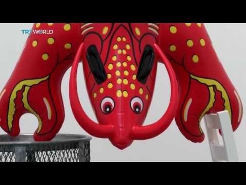 Showcase: Jeff Koons and Damien Hirst meet in London