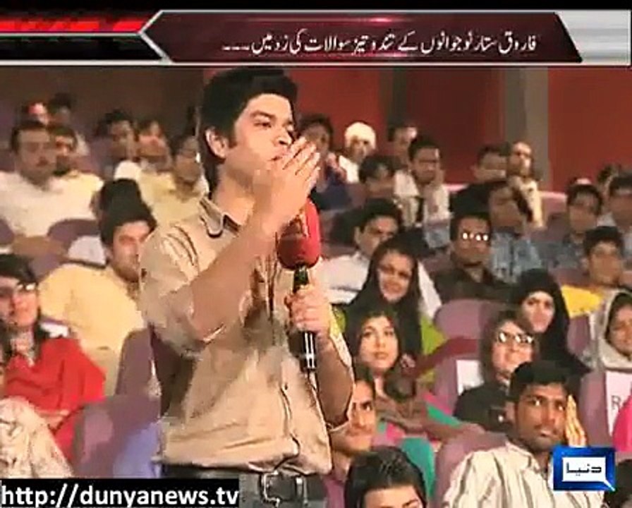 Guy Insults Farooq Sattar On His Face During Live Debate