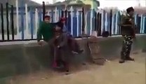 Kashmiri Bache Baharti Fauji Ke Munh Per Pakistan Zindabaad Ke Narey Lagate Hue..