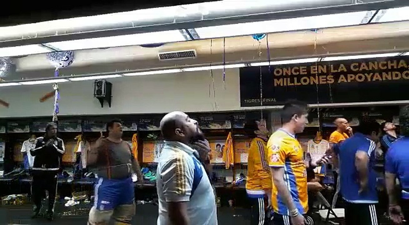 El festejo en el vestidor al momento del campeonato
