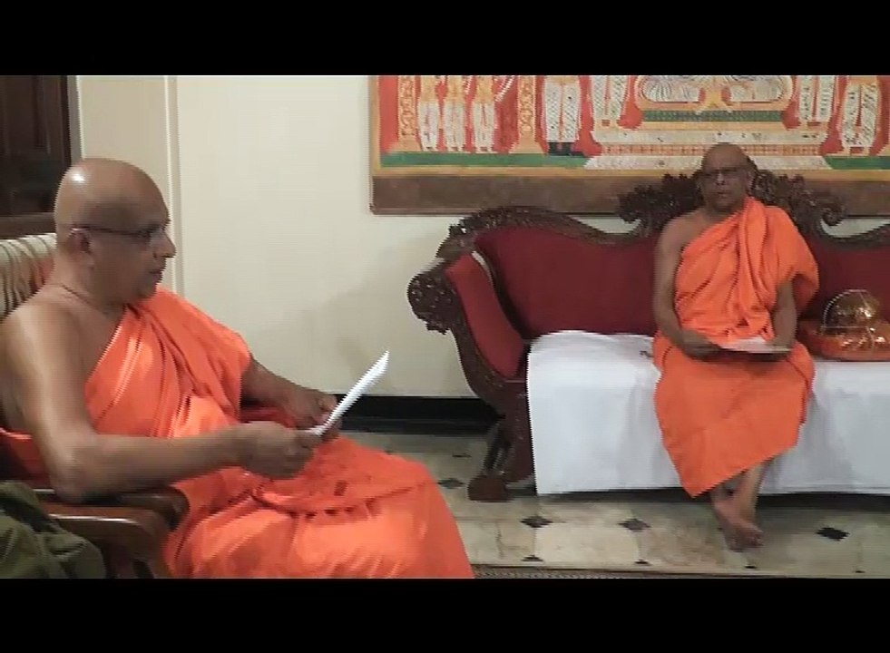 බෙදුම්වාදී රනිල්-මෛත්‍රී ව්‍යවස්ථාවට එරෙහිව අස්‌ගිරි මහානායක හිමියන් සටන අරඹයි...