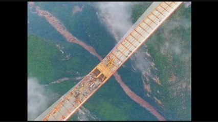 El puente más alto del mundo comienza a operar en China